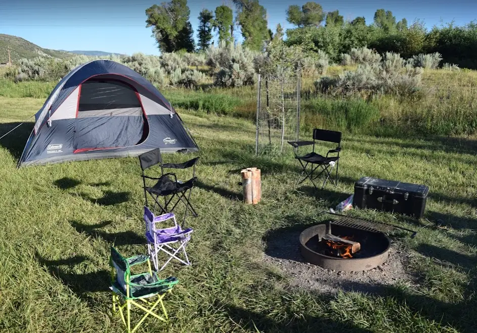 Organizing your squeaky clean campsite with foot lockers