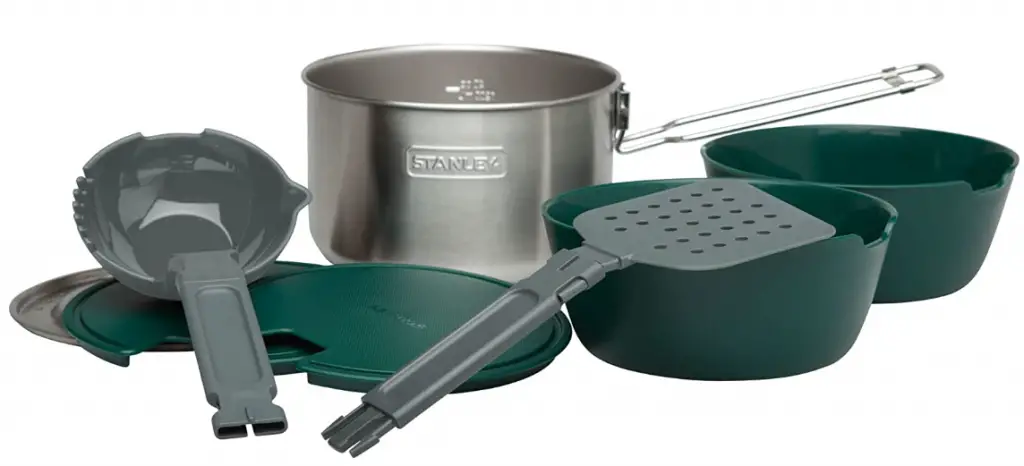 camping couples cookware