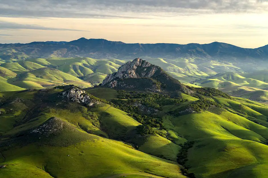 A breathtaking view of the Appalachian Mountains with lush greenery and rolling hills. family campgrounds in Kentucky